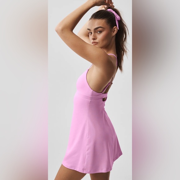 ALO AIRBRUSH SPLENDOR DRESS CANDY HEART PINK - LIMITED EDITION 2026 - NWT - Picture 7 of 8